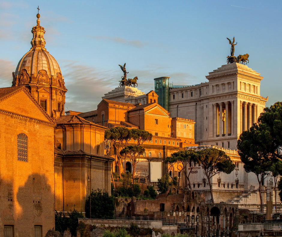 Famous Roman ruins in Rome, Capital city of Italy